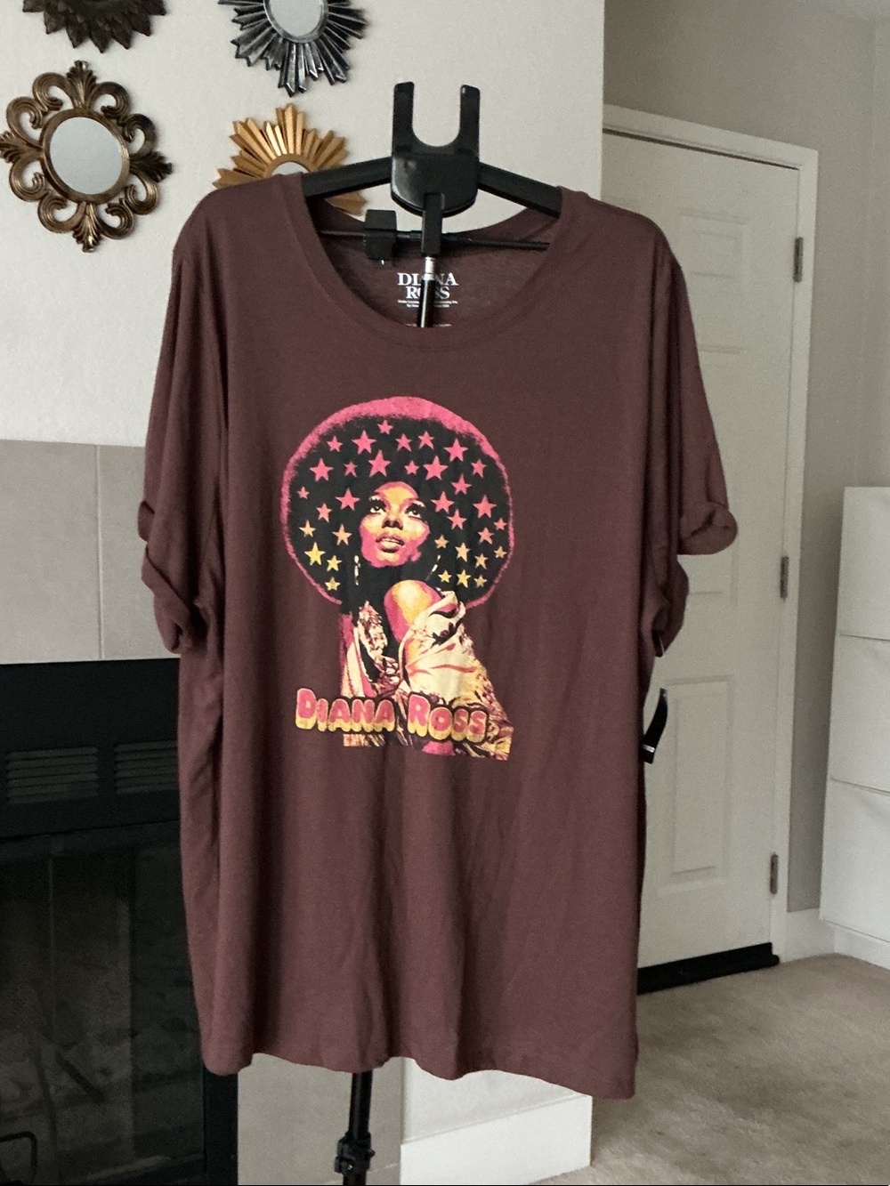 Diana Ross classic fit cotton roll sleeve tee- Brown